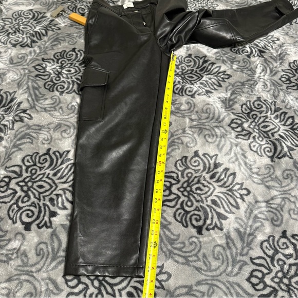 Aritzia Wilfred Vegan Leather Cargo Pant, High Waisted - Picture 15 of 15